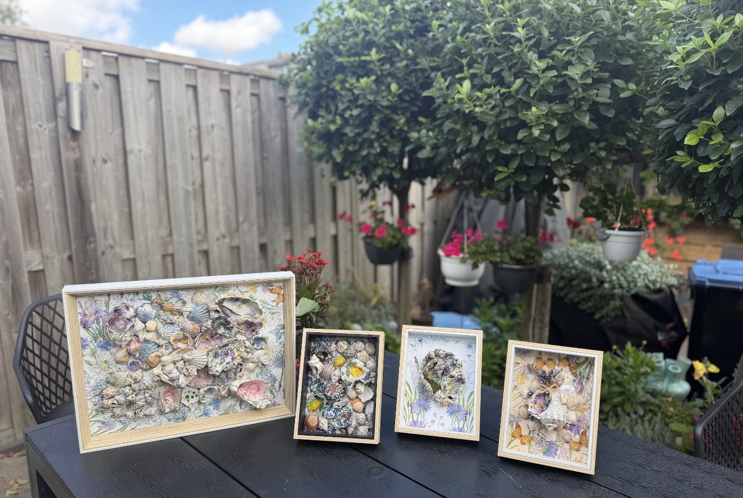 Overzicht van vier kunstwerken uit de collectie